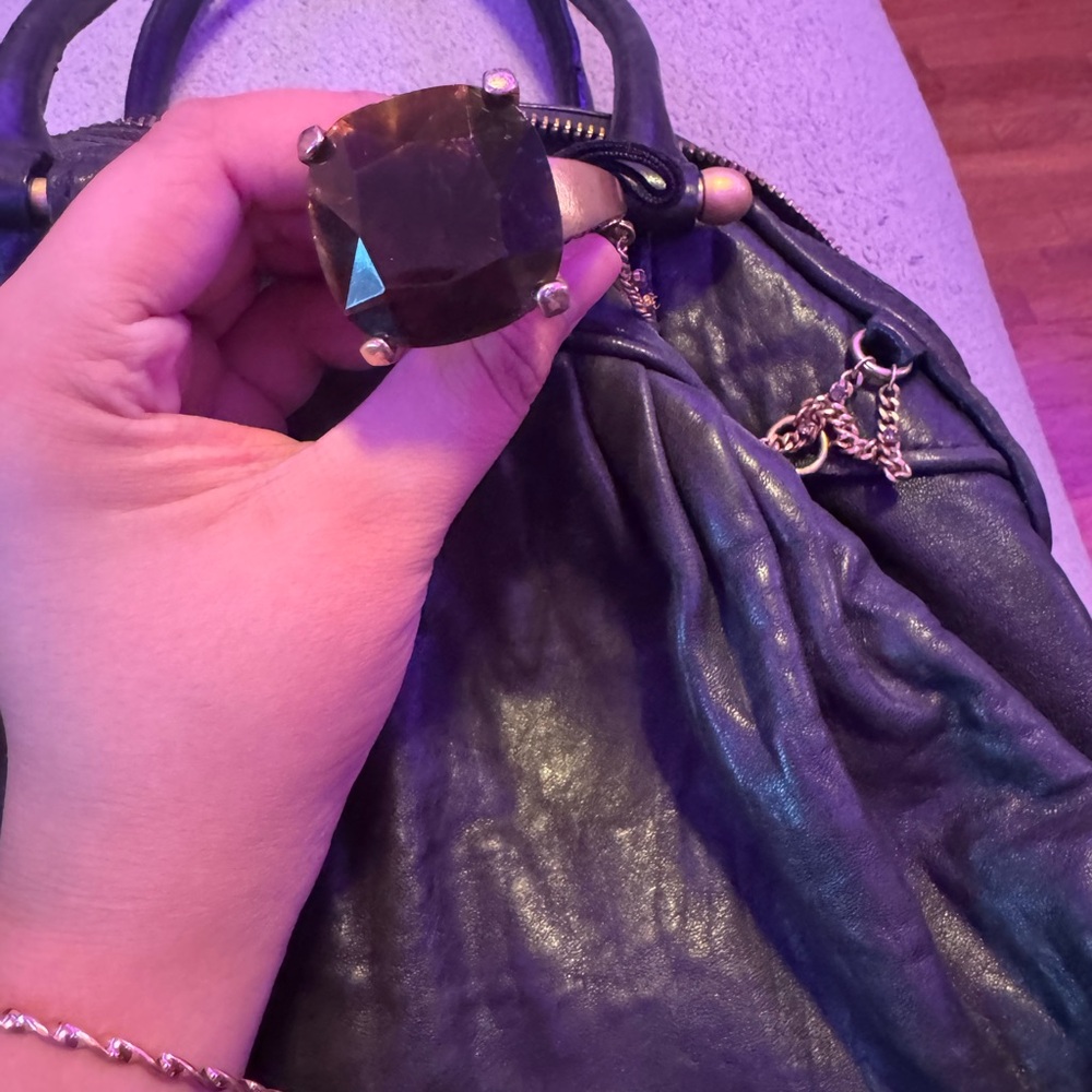 Juicy Couture Black Leather Shoulder Bag With Engagement Ring - Picture 2 of 7